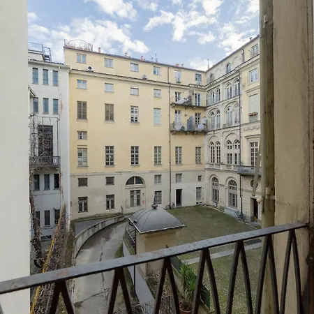 Διαμέρισμα Loft Alfieri Centro, Via Roma 100m