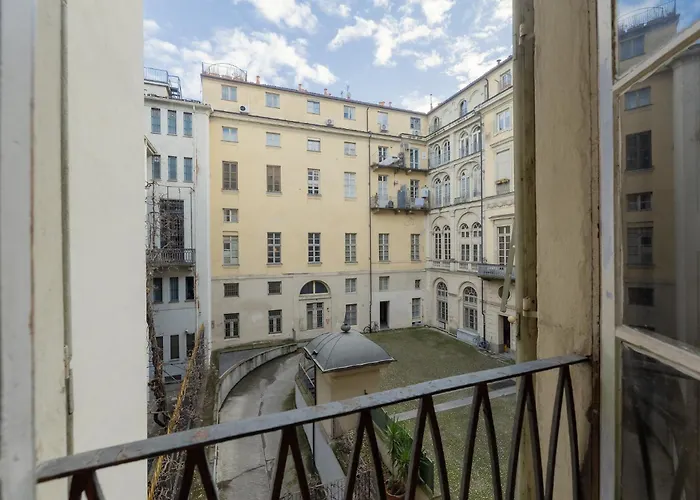Lejlighed Loft Alfieri Centro, Via Roma 100m