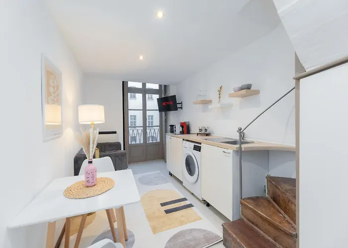 Lejlighed Loft Alfieri Centro, Via Roma 100m